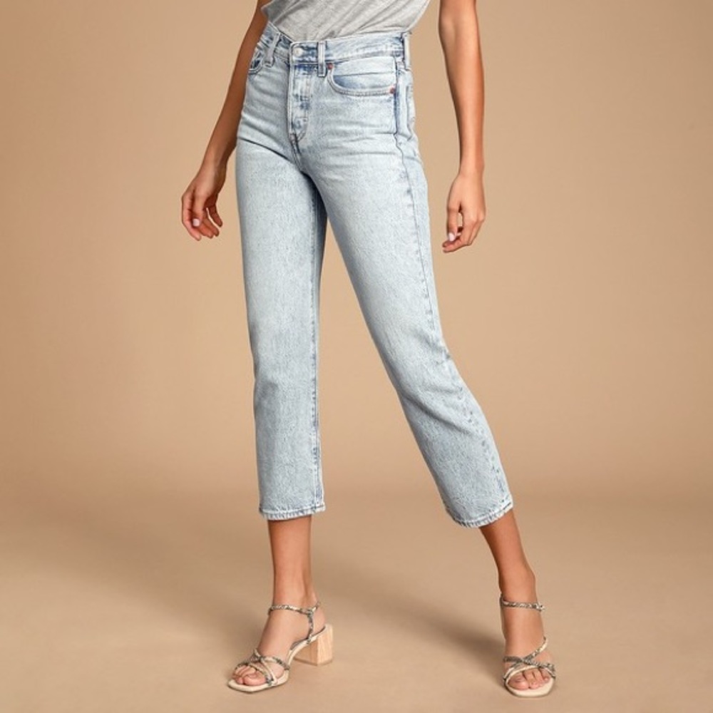 Wedgie Straight Light Wash High-Rise Cropped Jeans